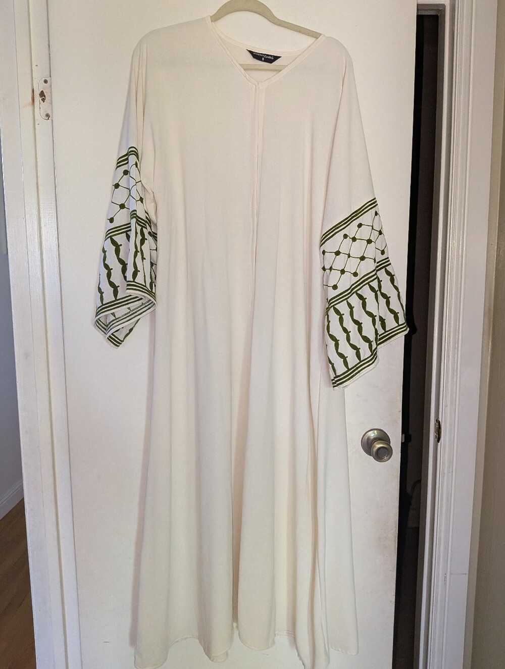 Modest Essentials White Green Keffiyeh Sleeve Abaya